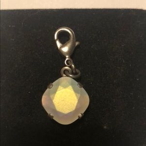 Brand new limited pendant